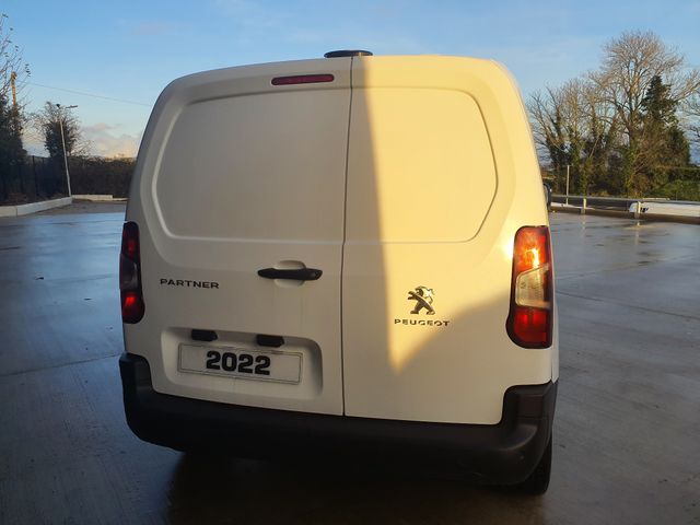 Image for 2022 Peugeot Partner BLUEHDI PROFESSIONAL PREMIUM L1