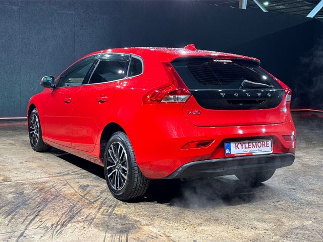 Image for 2020 Volvo V40 1.5L AUTOMATIC - FACTORY ALLOYS - REVERSE CAMERA/PARKING SENSORS - CRUISE CONTROL - A/C HEATING CONTROLS