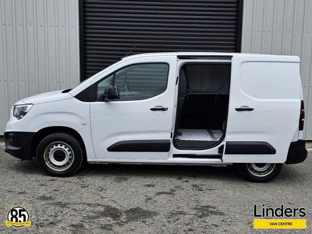 Image for 2023 Opel Combo 3 SEATS / VERY CLEAN