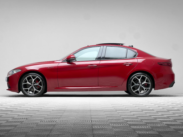 Image for 2022 Alfa Romeo Giulia VELOCE 2.0 TURBO 280HP *PAN ROOF*