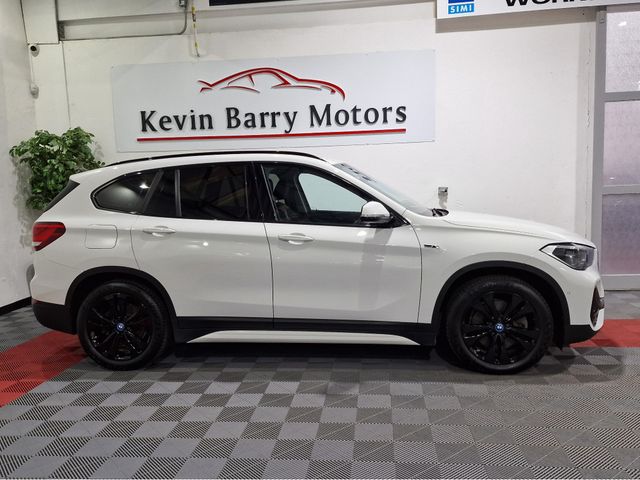 Image for 2022 BMW X1 25E X-DRIVE SPORT (PLUG IN HYBRID) AUTOMATIC **ONE OWNER / 18" ALLOYS / APPLE CARPLAY / CRUISE CONTROL / ELECTRIC BOOTLID / HALF LEATHER / REAR TINTED GLASS / SAT NAV / FULL BMW SERVICE RECORD**