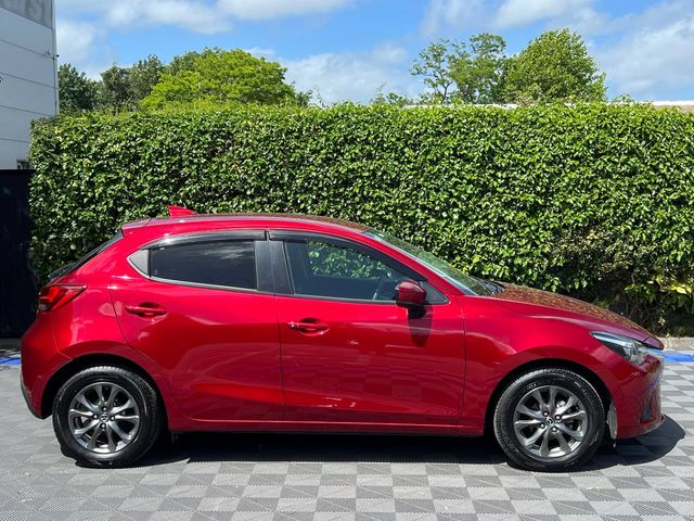 Image for 2018 Mazda Demio 1.3 SKYACTIV ** HIGH SPEC ** // VERY LOW MILEAGE // 360 PARKING CAMERAS // HEADS-UP DISPLAY // HEATED SEATS