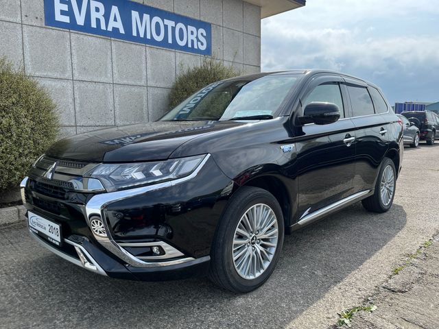 Image for 2018 Mitsubishi Outlander G 4WD AUTOMATIC 2.4 PETROL PLUG IN HYBRID //HALF LEATHER HEATED SEATS//REVERSE CAMERA//KEYLESS ENTRY//ADAPTIVE CRUISE CONTROL//