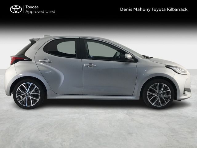 Image for 2024 Toyota Yaris HYBRID PLATINUM