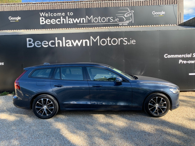 Image for 2020 Volvo V60 2.0 D3 MOMENTUM ESTATE // EXCELLENT CONDITION // DOCUMENTED SERVICE HISTORY // 07/28 NCT // LEATHER, SAT NAV AND HEATED SEATS // 