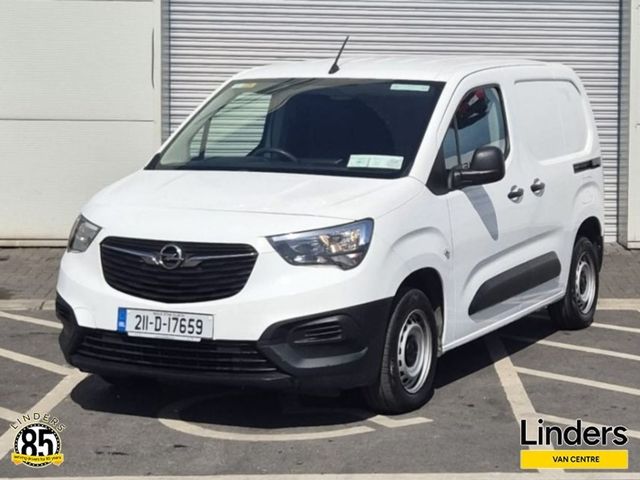 Image for 2021 Opel Combo 3 SEATS ONE OWNER