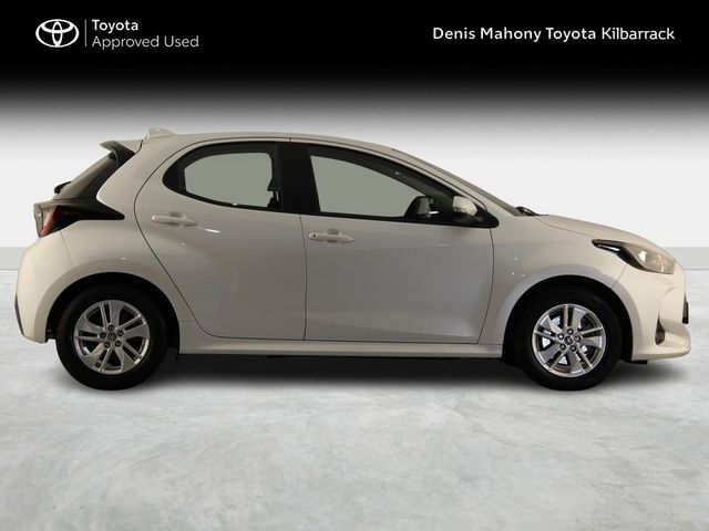Image for 2023 Toyota Yaris 1.5 HYBRID LUNA AUTO