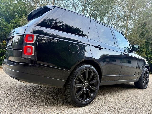 Image for 2021 Land Rover Range Rover WESTMINSTER BLACK EDITION P400