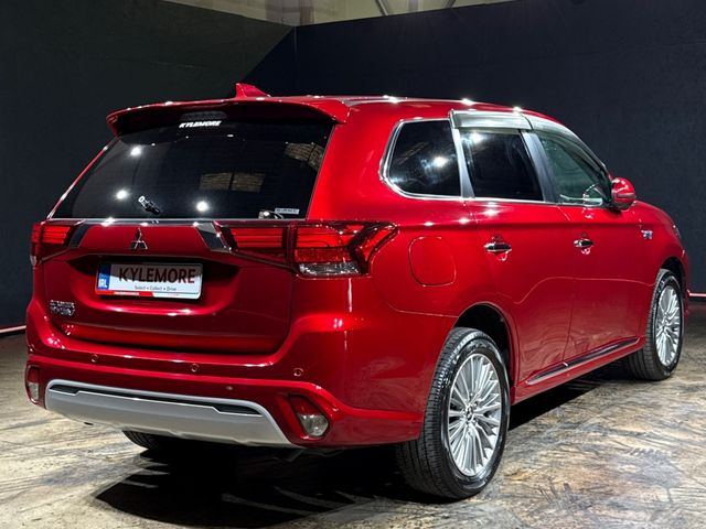 Image for 2020 Mitsubishi Outlander 2.4 BLACK HALF LEATHER - FACTORY ALLOYS - ANDROID AUTO / APPLE CAR PLAY