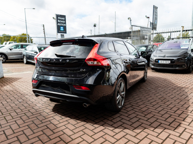 Image for 2018 Volvo V40 2.0D4 SE LUXURY 5DR HATCHBACK AUTOMATIC // MINT CONDITION WITH ONLY 121, 000 KMS // BUY WITH CONFIDENCE AA AND SIMI APPROVED DEALER 2025 // FINANCE ARRANGED // ALL TRADE INS WELCOME // 