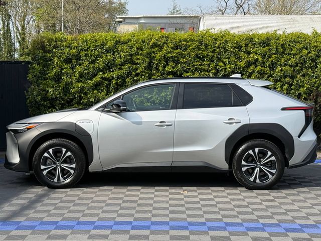 Image for 2024 Toyota bZ4X MOTION // TINY MILEAGE // APPLE CARPLAY/ANDROID AUTO // 360 PARKING CAMERAS