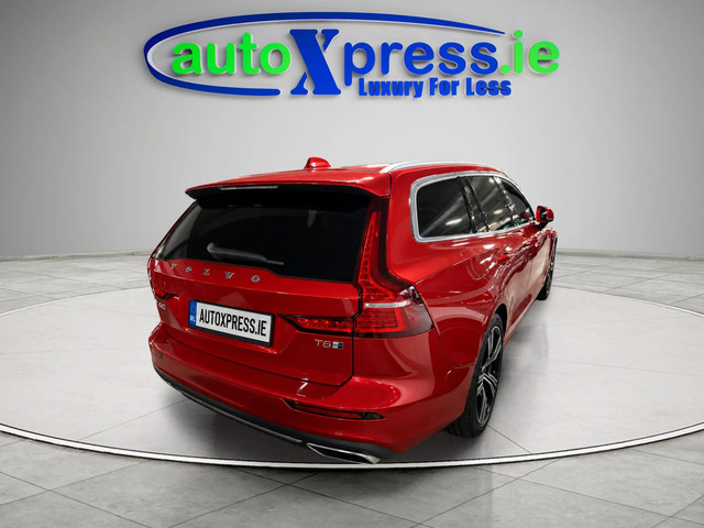 Image for 2019 Volvo V60 4WD RECHARGE PLUG-IN HYBRID T6, Sunroof, 360° Camera