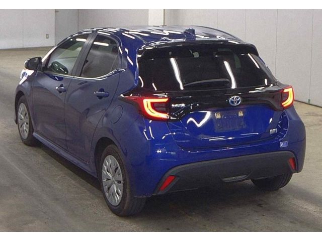 Image for 2021 Toyota Yaris Hybrid 