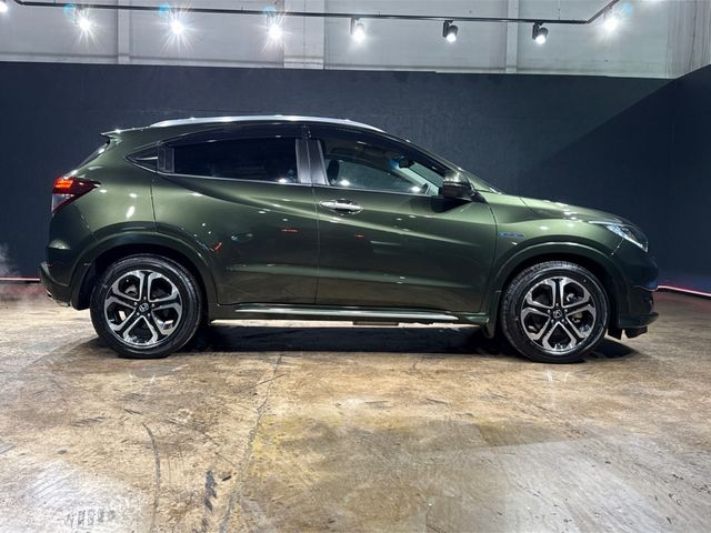 Image for 2017 Honda Vezel 1.5 HYBRID - HALF BLACK/BROWN LEATHER & UPHOLSTERY - FACTORY ALLOYS - HOMDA SENSING - RADAR CRUISE CONTROL - REAR CAMERA