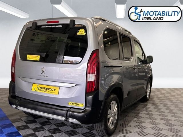 Image for 2019 Peugeot Rifter Wheelchair Accessible