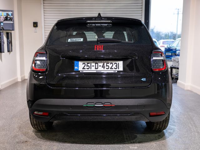 Image for 2025 Fiat 600 RED