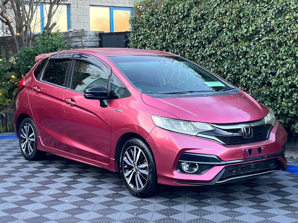 Image for 2018 Honda Fit F-PACKAGE 1.5 HYBRID // REVERSE CAMERA // ADAPTIVE CRUISE CONTROL // DIAMOND CUT ALLOYS