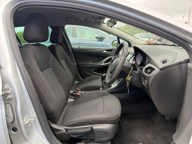 Image for 2018 Vauxhall Astra ESTATE DESIGN 1.6 CDTI * APPLE CAR PLAY / PARKING SENSORS / BLUETOOTH * 