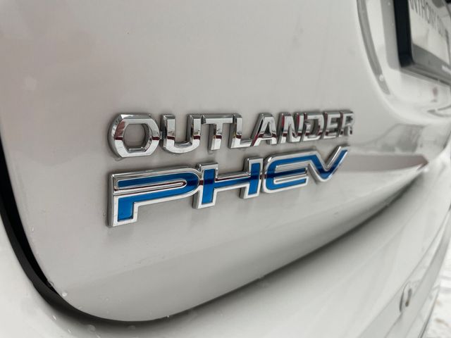Image for 2020 Mitsubishi Outlander 2.4L Plug-in EV S-Edition 5 seat