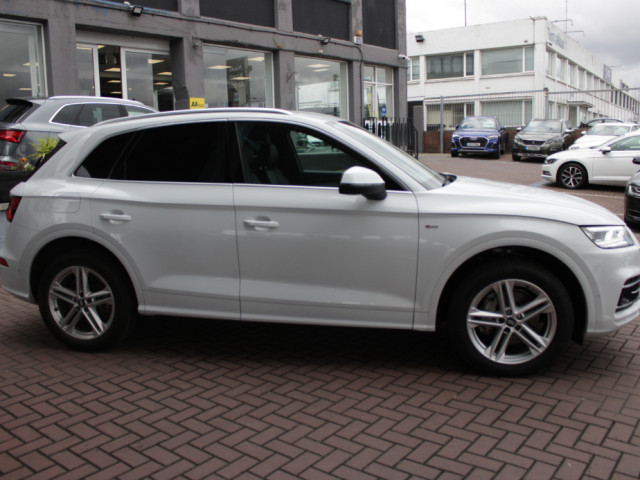 Image for 2020 Audi Q5 2.0 40TDI S-LINE QUATTRO SE 5DR SUV // WITH ONLY 49, 000 KM'S // BUY WITH CONFIDENCE AA AND SIMI APPROVED DEALER 2026 // FINANCE ARRANGED // ALL TRADE INS WELCOME //