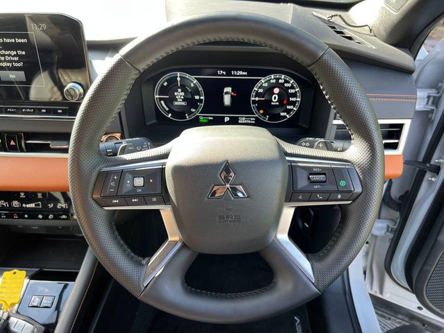 Image for 2022 Mitsubishi Outlander 7-SEATER 2.4 HYBRID AUTO // BOSE SOUND SYSTEM // DIAMOND CUT ALLOYS // APPLE CARPLAY/ANDROID AUTO