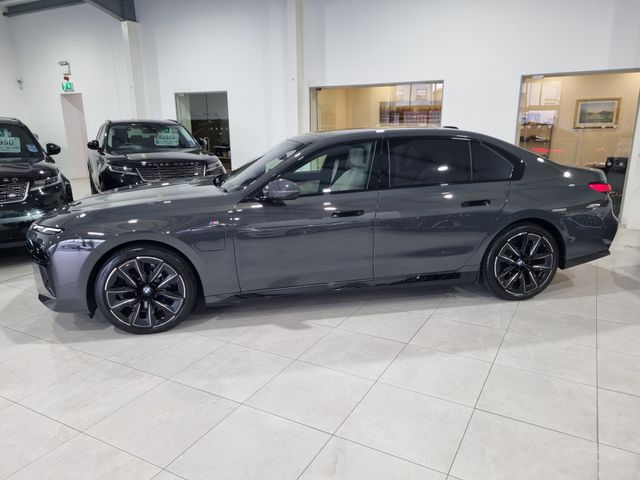 Image for 2025 BMW 7 Series STUNNING COLOUR COMBO