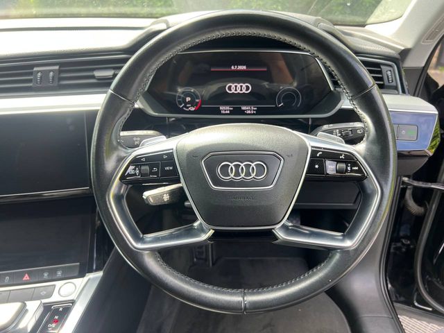 Image for 2021 Audi e-tron 50 RS-PERFORMANCE PACK AUTO APPLE CARPLAY/ANDROID AUTO // ADJUSTABLE AIR SUSPENSION // 22" RSQ ALLOYS