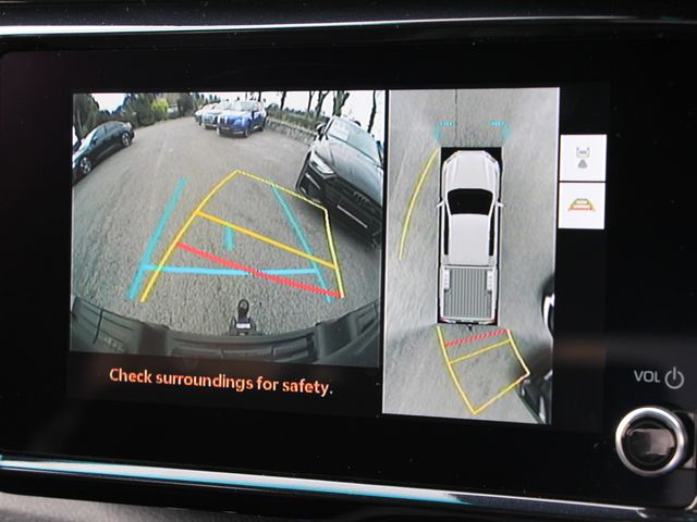 Image for 2025 Toyota Hilux 252 Invincible X * Roll cover and bars inc 