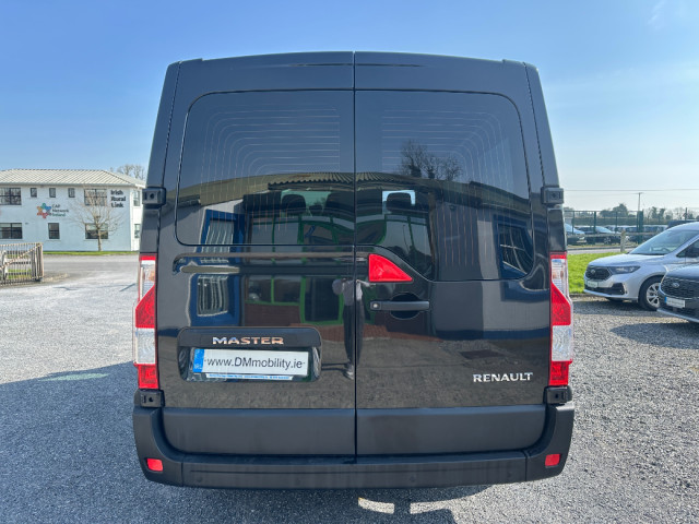 Image for 2022 Renault Master Wheelchair Access