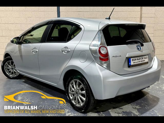 Image for 2014 Toyota Aqua Automatic hybrid 