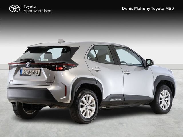 Image for 2024 Toyota Yaris Cross Luna Hybrid