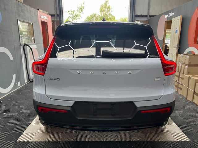 Image for 2023 Volvo XC40 2023 VOLVO XC40 SINGLE MOTOR AUTOMATIC / CRUISE CONTROL / PARKING CAMERA / ELECTRIC MEMORY & HEATED SEATS / PANORAMIC SUNROOF AND MORE