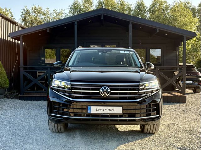 Image for 2024 Volkswagen Touareg 3.0TSI HYBRID ELEGANCE 381BHP, TILT AND SLIDE PAN ROOF, I. Q HEADLIGHTS, 4 ZONE CLIMATE CONTROL, KEYLESS ACCESS, AMBIENT LIGHTING