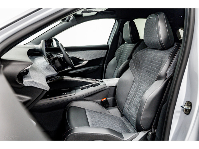 Image for 2025 Peugeot 3008 **Commercial** Allure Hybrid Auto 145HP - €37950 inc vat