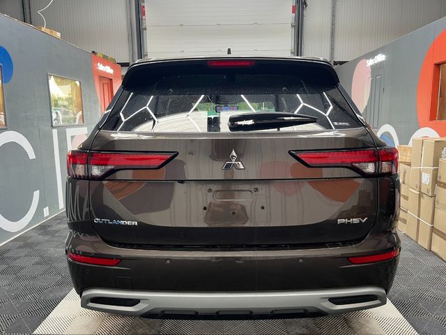 Image for 2023 Mitsubishi Outlander 2023 MITSUBISHI OUTLANDER PHEV P 2.4 AUTOMATIC / CRUISE CONTROL / 360 CAMERA / ELECTRIC MEMORY & HEATED SEATS / PADDLE SHIFTERS / 7 SEATS OPTION / HEATED STEERING WHEEL AND MORE
