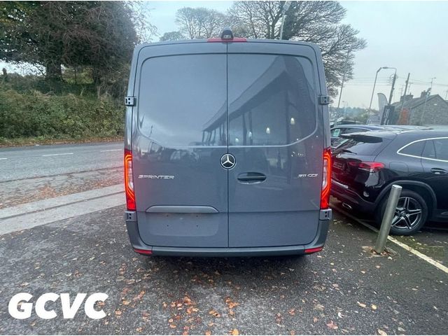Image for 2025 Mercedes-Benz Sprinter 211 Compact Low Roof Manual