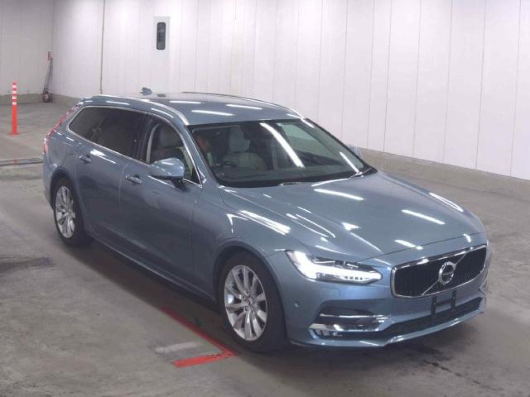 Image for 2020 Volvo V90 2.0D4 MOMENTUM 5DR ESTATE AUTOMATIC // STUNNING CAR // BUY WITH CONFIDENCE AA AND SIMI APPROVED DEALER 2026 // FINANCE ARRANGED // ALL TRADE INS WELCOME 