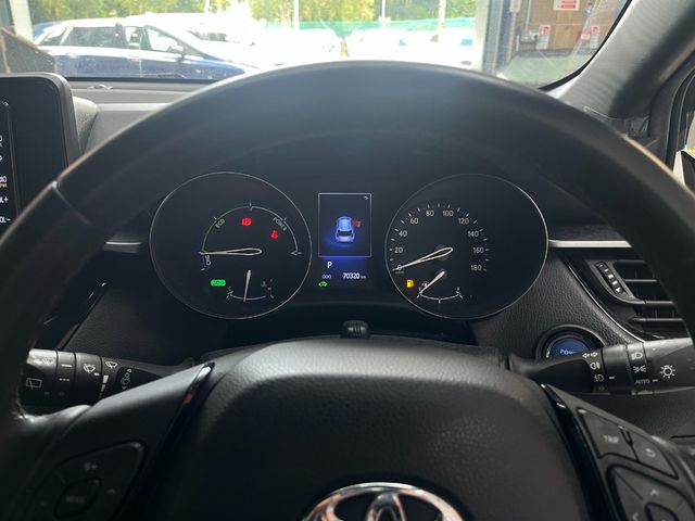 Image for 2019 Toyota C-HR 2019 TOYOTA C-HR S LED PACKAGE1.8 AUTOMATIC / CRUISE CONTROL / REVERSE CAMERA AND MORE