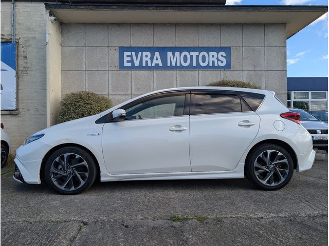 Image for 2016 Toyota Auris G MODELLISTA HYBRID AUTOMATIC 1.8 PETROL //LOW MILES//HIGH SPEC//FULL LEATHER//HEATED SEATS//REVERSE CAMERA//KEYLESS ENTRY//