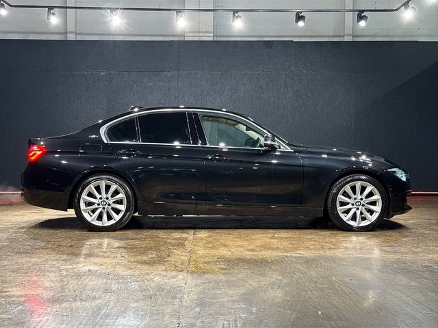 Image for 2016 BMW 3 Series 2.0 HYBRID - MULTI FUNCTION STEERING WHEEL - CRUISE CONTROL - LANE KEEP ASSIST - HEATING / AC CONTROLS - HEATED SEATS - REVERSE CAMERA - ELECTRIC SEATS 