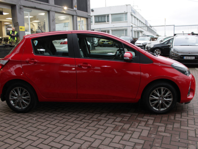 Image for 2019 Toyota Yaris 1.0 LUNA EDITION 5DR HATCHBACK WITH ONLY 84, 000 KMS // AS NEW CONDITION THROUGHOUT // BUY WITH CONFIDENC AA AND SIMI APPROVED DEALER 2025 // FINANCE ARRANGED // ALL TRADE INS WELCOME //