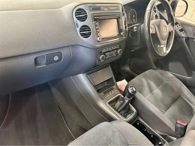 Image for 2015 Volkswagen Tiguan SPORT 2.0 TDI MANUAL 6SPEED 110HP 5DR