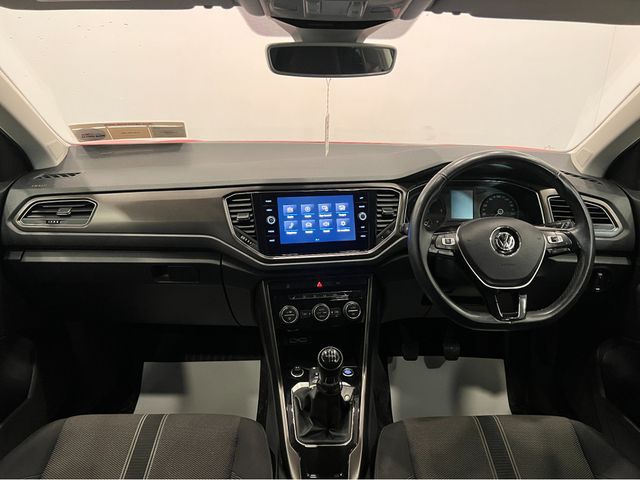 Image for 2018 Volkswagen T-Roc DESIGN 1.6 TDI MANUAL 6SPEED FWD 115BHP 5 5DR