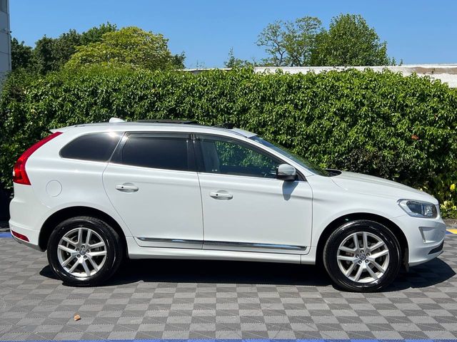 Image for 2017 Volvo XC60 D4 CLASSIC 2.0 D // OPENING PAN ROOF // FULL SERVICE HISTORY // DIGITAL CLUSTER