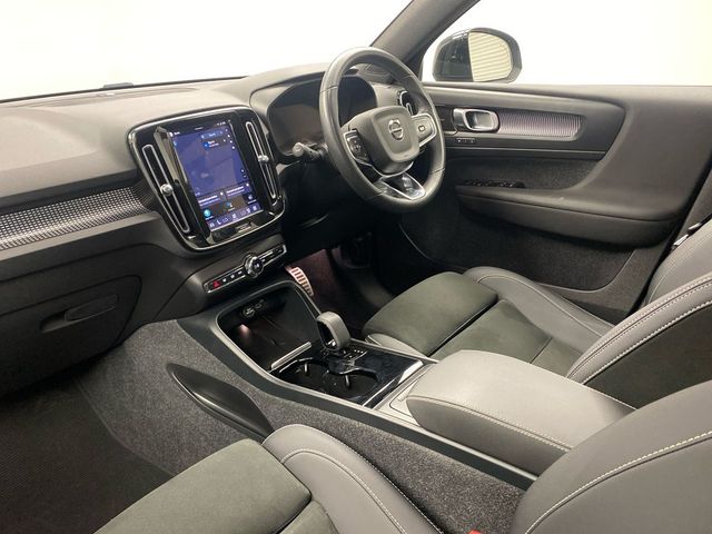 Image for 2022 Volvo XC40 *2 Year Volvo Selekt Warranty* Recharge Pro