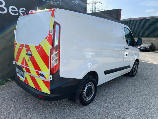 Image for 2022 Ford Transit Custom 2.0 TDCI 105 PS SWB // PRICE EXCL. VAT // 01/27 CVRT // GREAT CONDITION // FULL SERVICE HISTORY // 