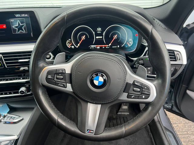 Image for 2019 BMW 5 Series 530e M-SPORT 2.0 HYBRID // LEATHER POWERED HEATED SEATS // 19" M-SPORT ALLOYS // REVERSE CAMERA
