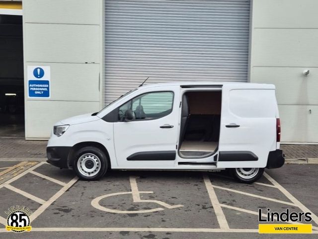 Image for 2024 Opel Combo 3 SEATS - FULL SERVICE HISTORY