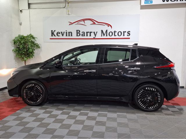 Image for 2023 Nissan Leaf EV N-CONNECTA (COLD PACK / 40KWH BATTERY) AUTOMATIC **ONE OWNER / TINY MILEAGE / APPLE CARPLAY / CRUISE CONTROL / HEATED FRONT & REAR SEATS / HEATED STEERING WHEEL / 360 DEGREE PARKING CAMERA**