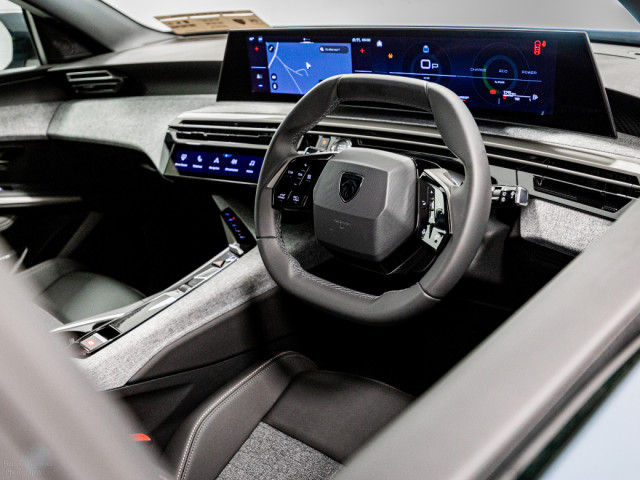 Image for 2027 Peugeot 5008 Allure Hybrid Auto 145HP - 7 Seater